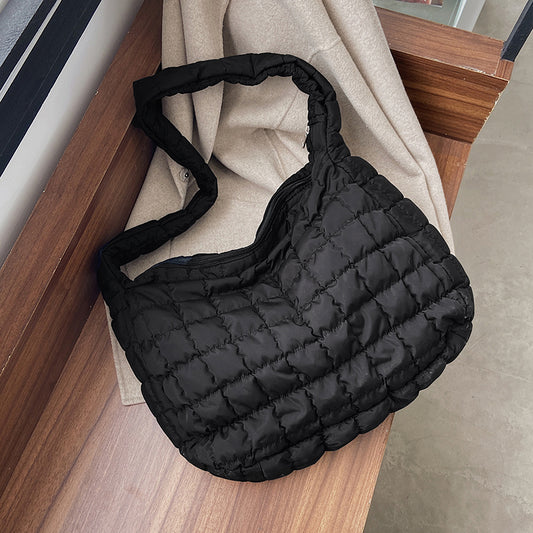 Large-Capacity Retro Black Bag Quilted Women's Handbags